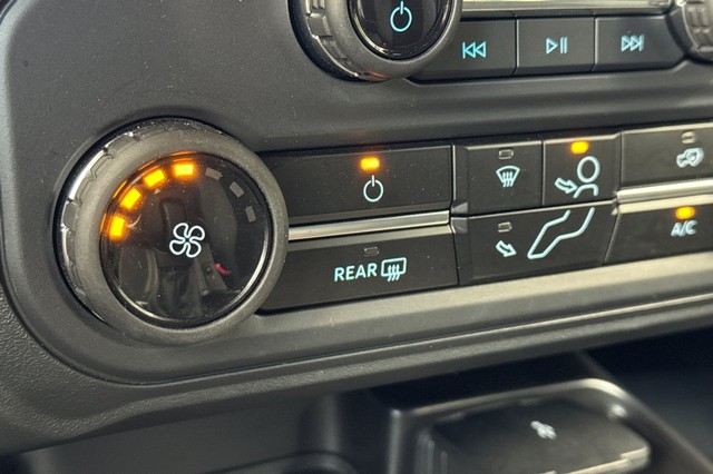 Ford Bronco Vehicle Full-screen Gallery Image 28