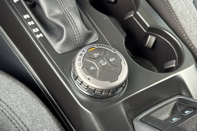 Ford Bronco Vehicle Full-screen Gallery Image 31