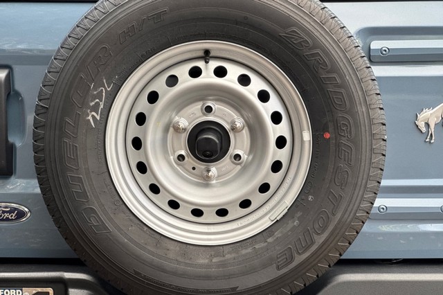 Ford Bronco Vehicle Full-screen Gallery Image 48