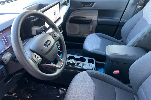 Ford Maverick Vehicle Full-screen Gallery Image 09