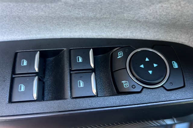 Ford Maverick Vehicle Full-screen Gallery Image 10