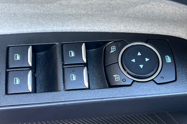 Ford Maverick Vehicle Full-screen Gallery Image 11