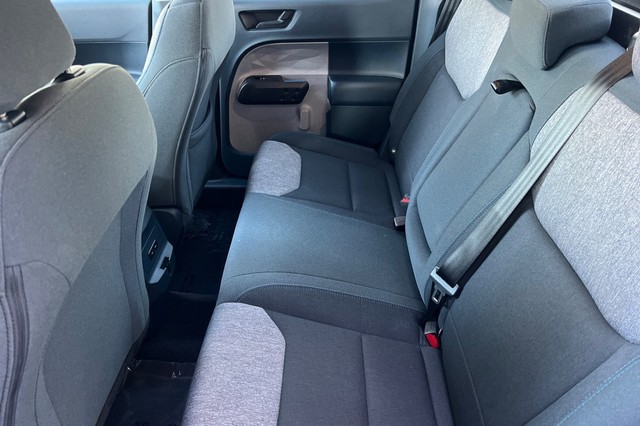 Ford Maverick Vehicle Full-screen Gallery Image 13