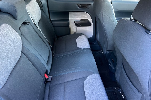 Ford Maverick Vehicle Full-screen Gallery Image 16