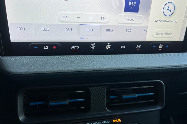 Ford Maverick Vehicle Full-screen Gallery Image 25