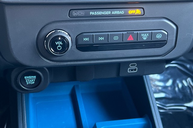 Ford Maverick Vehicle Full-screen Gallery Image 28