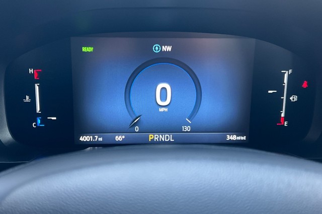 Ford Maverick Vehicle Full-screen Gallery Image 37