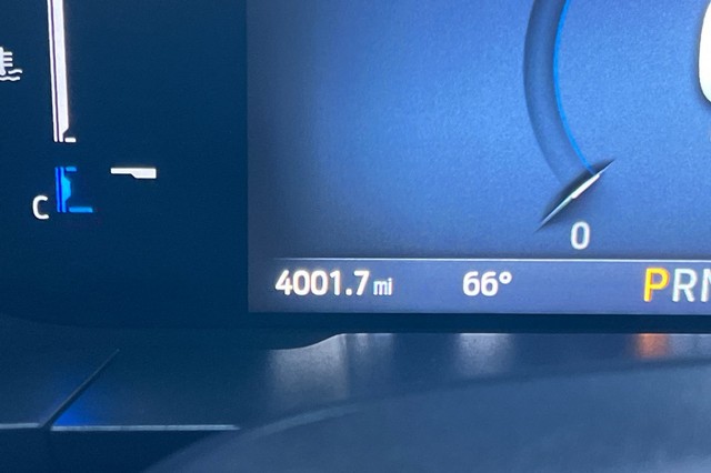 Ford Maverick Vehicle Full-screen Gallery Image 38