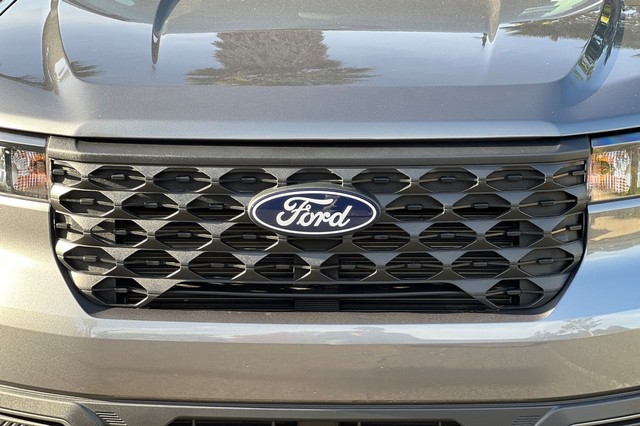 Ford Maverick Vehicle Full-screen Gallery Image 43