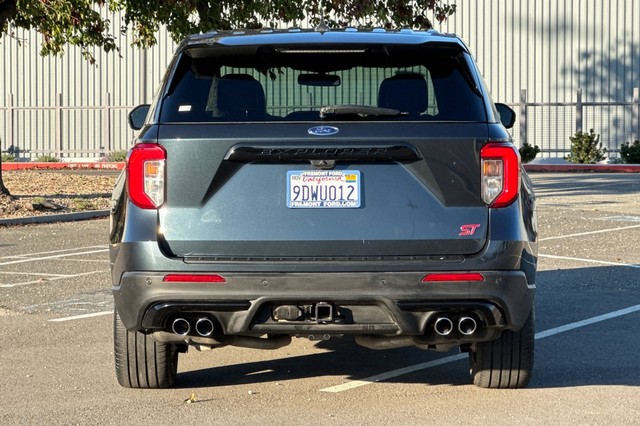 Ford Explorer Vehicle Full-screen Gallery Image 04