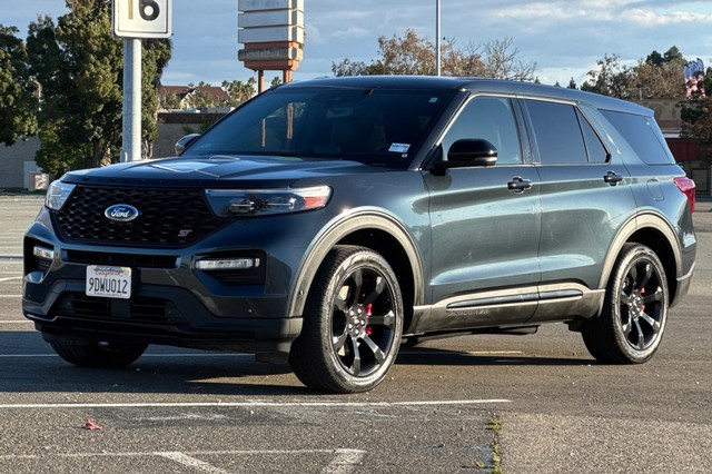 Ford Explorer Vehicle Full-screen Gallery Image 08