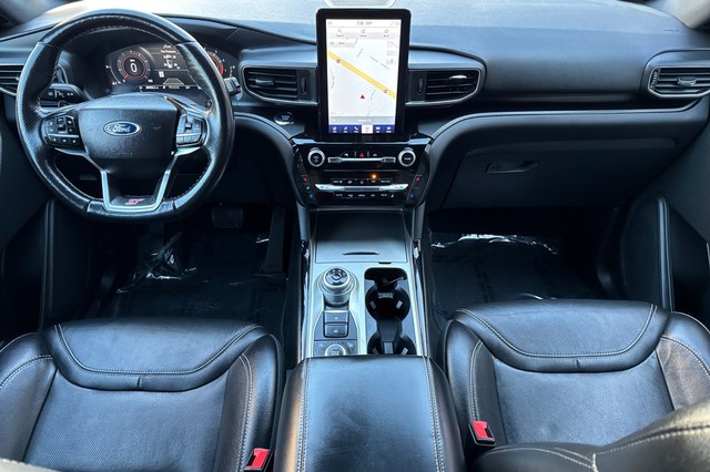 Ford Explorer Vehicle Full-screen Gallery Image 15