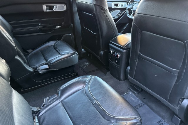 Ford Explorer Vehicle Full-screen Gallery Image 19