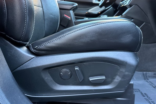 Ford Explorer Vehicle Full-screen Gallery Image 24