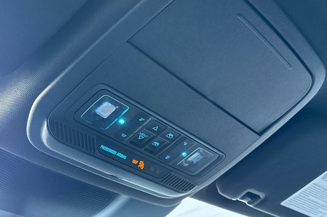 Ford Explorer Vehicle Full-screen Gallery Image 25