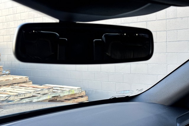 Ford Explorer Vehicle Full-screen Gallery Image 26