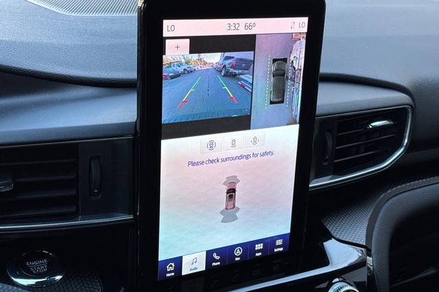 Ford Explorer Vehicle Full-screen Gallery Image 28