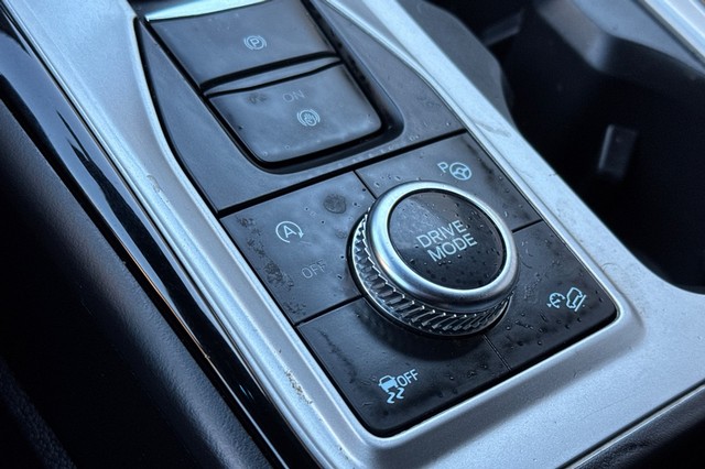 Ford Explorer Vehicle Full-screen Gallery Image 33