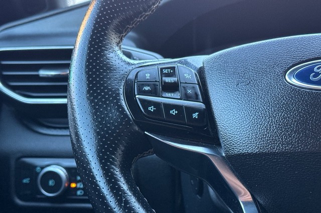 Ford Explorer Vehicle Full-screen Gallery Image 38