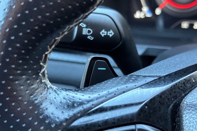 Ford Explorer Vehicle Full-screen Gallery Image 39