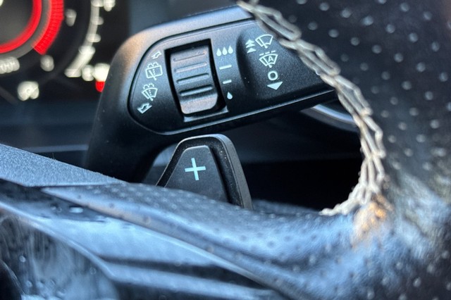 Ford Explorer Vehicle Full-screen Gallery Image 41