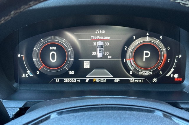 Ford Explorer Vehicle Full-screen Gallery Image 42