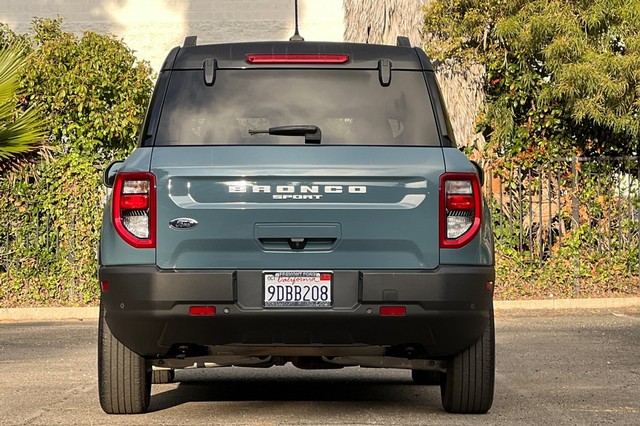 Ford Bronco Sport Vehicle Full-screen Gallery Image 04