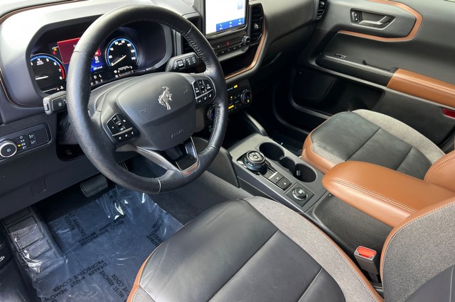 Ford Bronco Sport Vehicle Full-screen Gallery Image 09