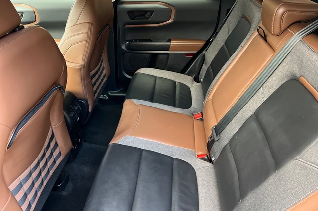 Ford Bronco Sport Vehicle Full-screen Gallery Image 13