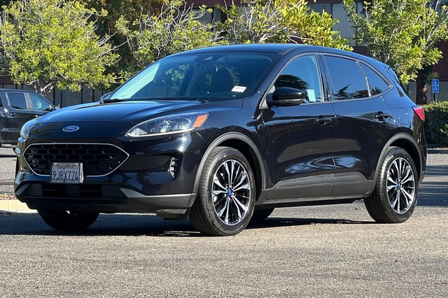 Ford Escape Vehicle Full-screen Gallery Image 07