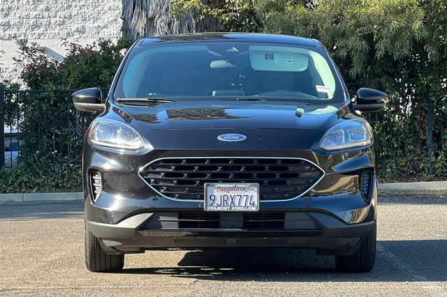 Ford Escape Vehicle Full-screen Gallery Image 08