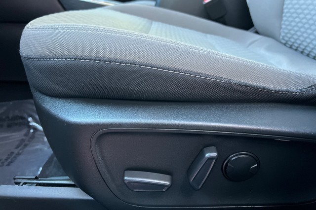 Ford Escape Vehicle Full-screen Gallery Image 12