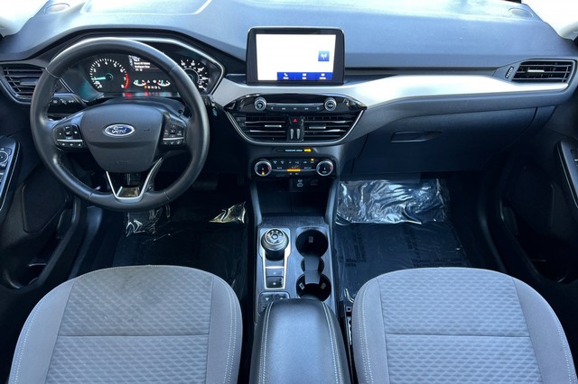 Ford Escape Vehicle Full-screen Gallery Image 14