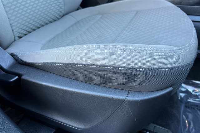 Ford Escape Vehicle Full-screen Gallery Image 22