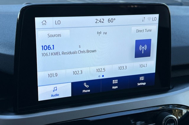 Ford Escape Vehicle Full-screen Gallery Image 24