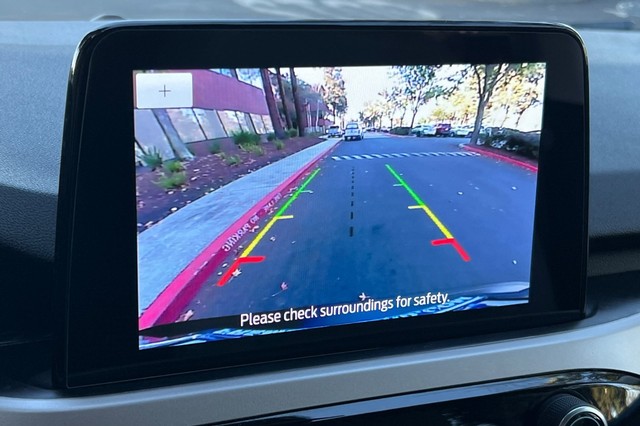 Ford Escape Vehicle Full-screen Gallery Image 25