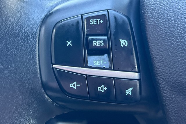 Ford Escape Vehicle Full-screen Gallery Image 34