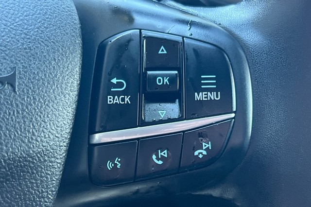 Ford Escape Vehicle Full-screen Gallery Image 36