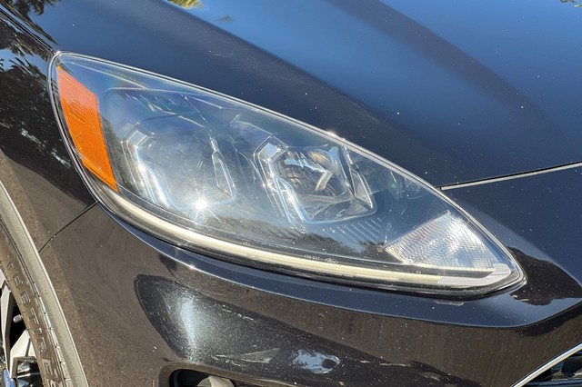 Ford Escape Vehicle Full-screen Gallery Image 44