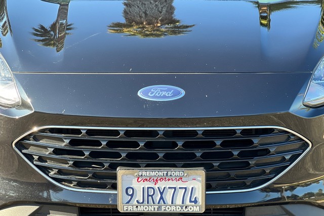 Ford Escape Vehicle Full-screen Gallery Image 45