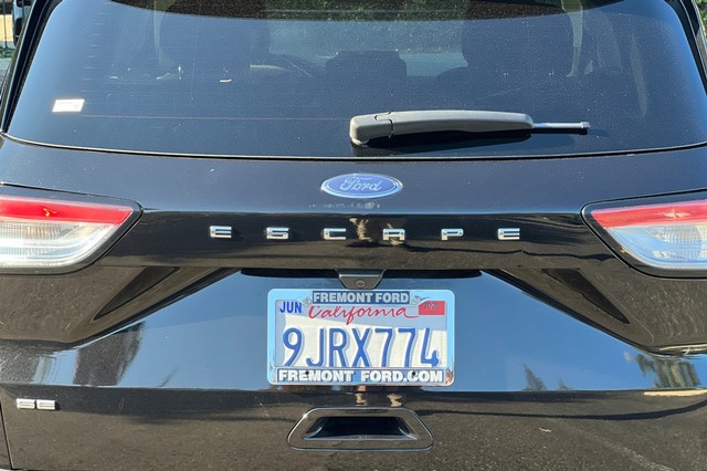 Ford Escape Vehicle Full-screen Gallery Image 47