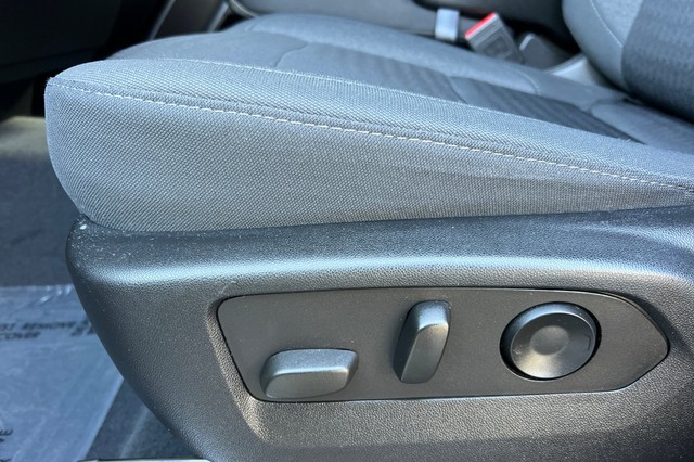 Chevrolet Silverado 1500 Vehicle Full-screen Gallery Image 12