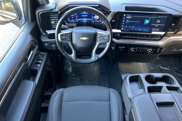 Chevrolet Silverado 1500 Vehicle Full-screen Gallery Image 15