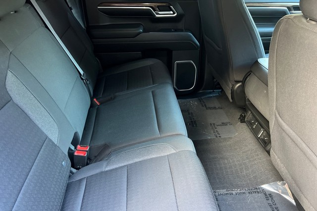 Chevrolet Silverado 1500 Vehicle Full-screen Gallery Image 16