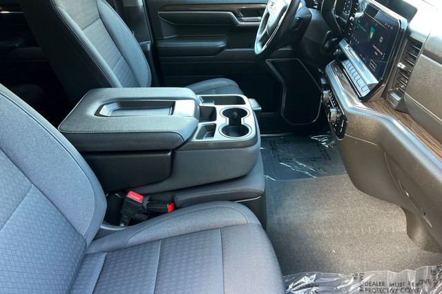 Chevrolet Silverado 1500 Vehicle Full-screen Gallery Image 17