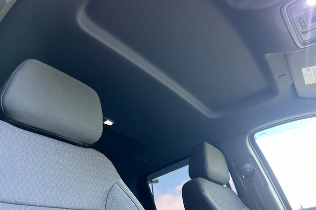 Chevrolet Silverado 1500 Vehicle Full-screen Gallery Image 18