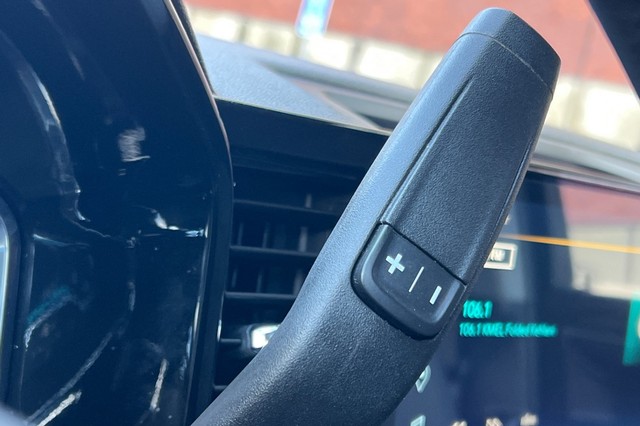 Chevrolet Silverado 1500 Vehicle Full-screen Gallery Image 30