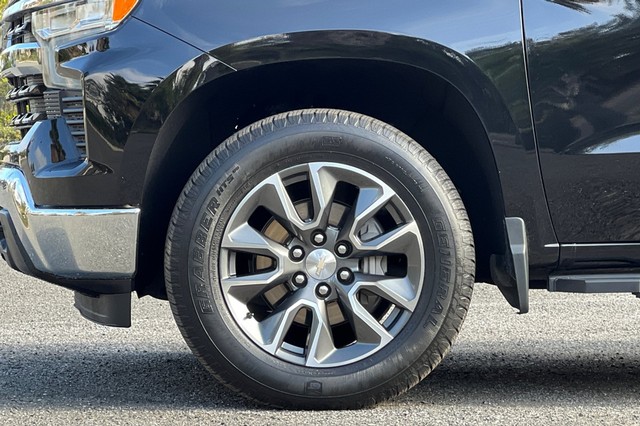 Chevrolet Silverado 1500 Vehicle Full-screen Gallery Image 41