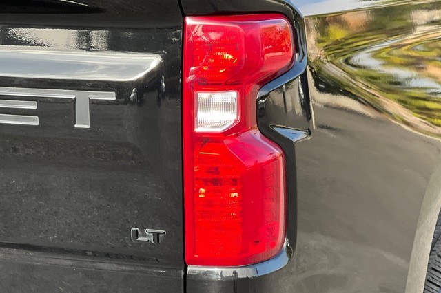 Chevrolet Silverado 1500 Vehicle Full-screen Gallery Image 46