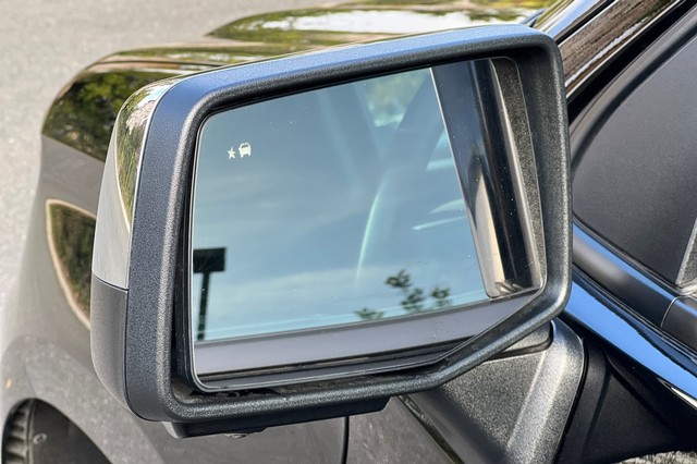 Chevrolet Silverado 1500 Vehicle Full-screen Gallery Image 50